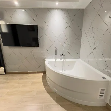 アパート Centro Con Jacuzzi D *