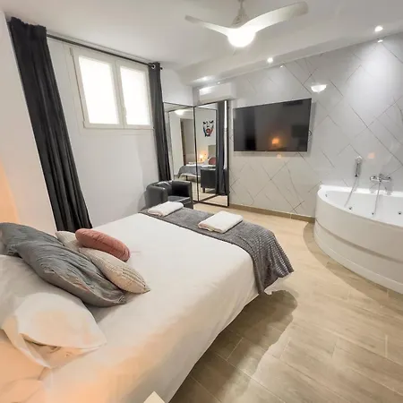 Centro Con Jacuzzi D アパート トレモリノス